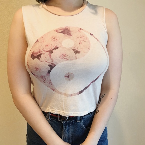 Brandy Melville Tops - LAST CHANCE 🚨 Brandy yin yang top